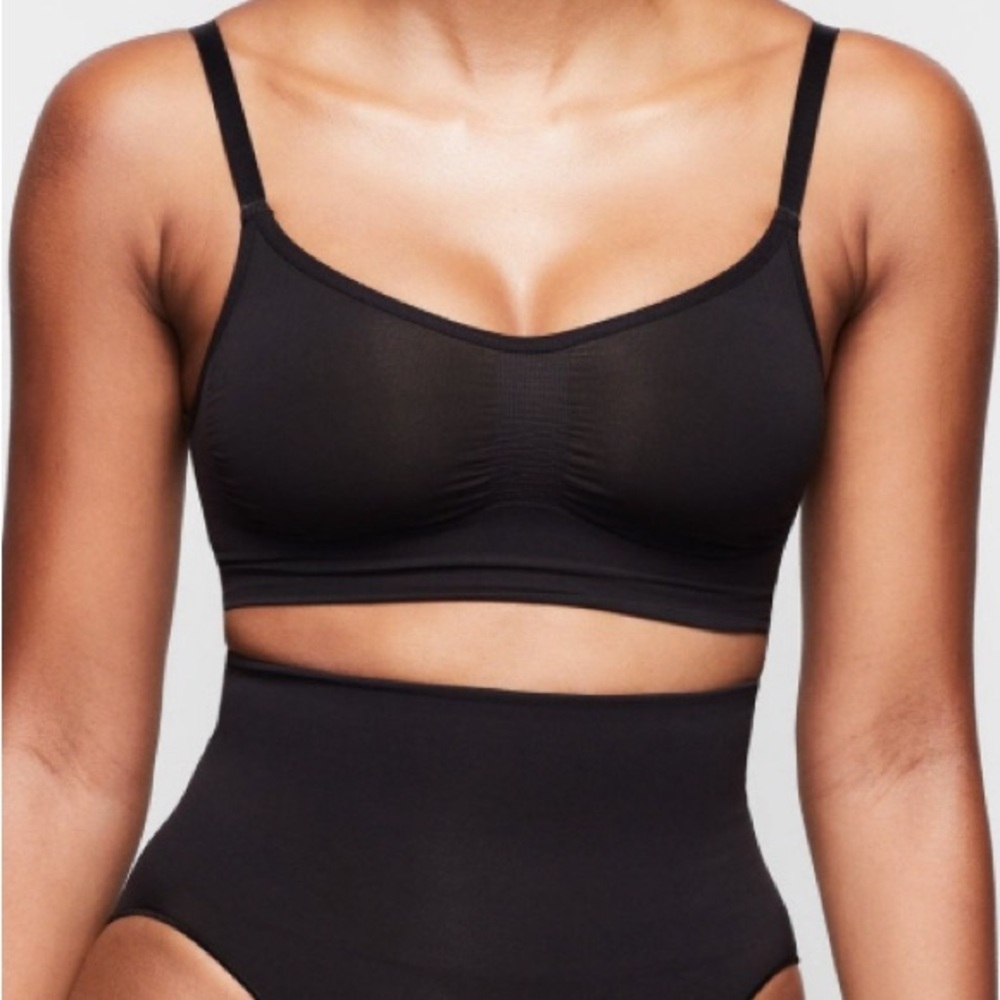 Skims Seamless Sculpt Bralette in Onyx Size S/M